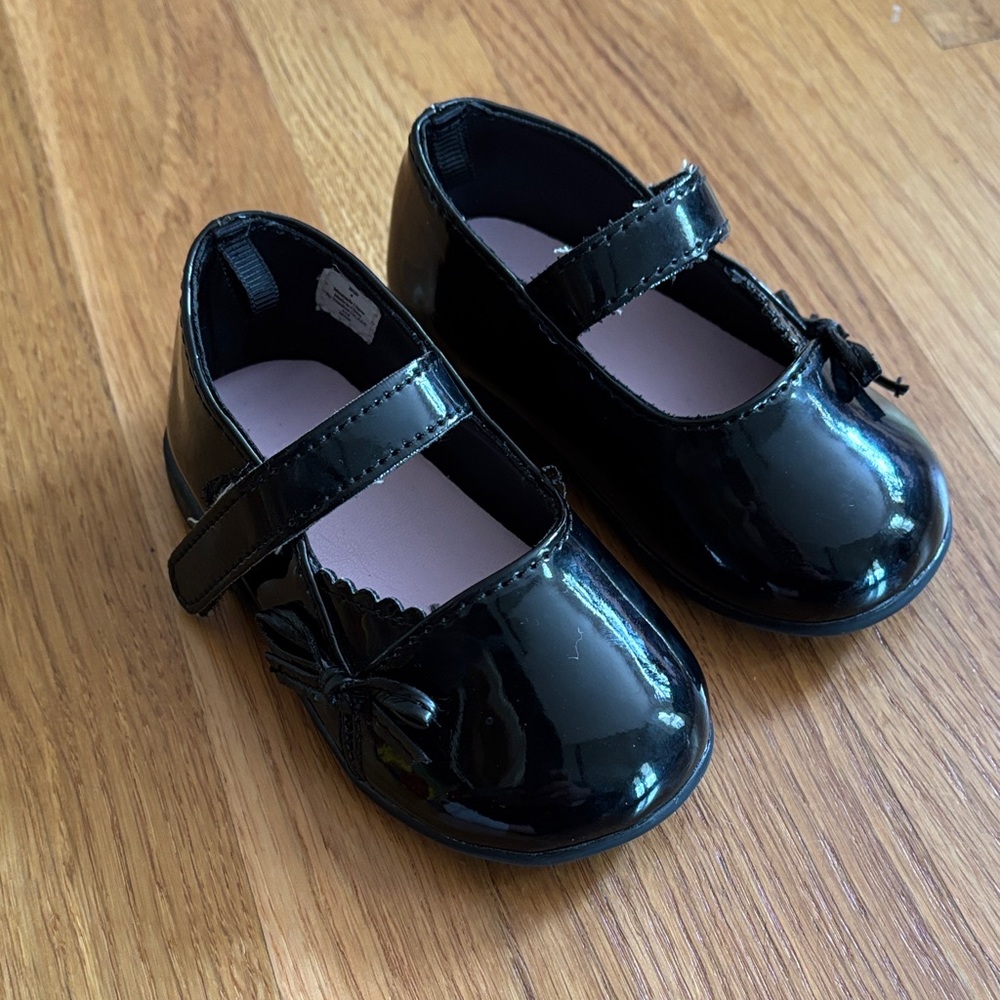 Size 4 Baby/Toddler Girls Black Patent Leather Shoes